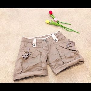 Cute Mocha Khaki Cargo Shorts with deep pockets M